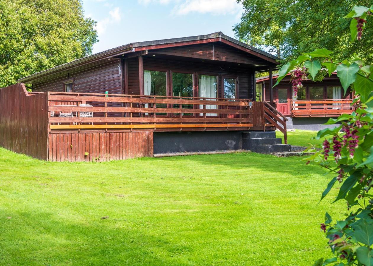 Chalet Bluebell 4 With Hot Tub *
